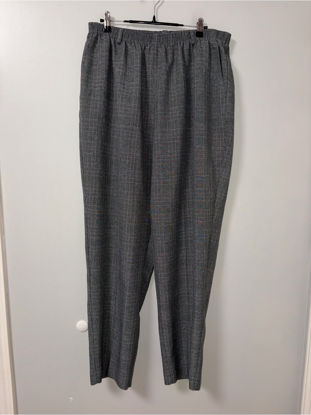 Alfred Dunner Gray Plaid Pull On Tapered High Waist Trousers Vintage USA 18W